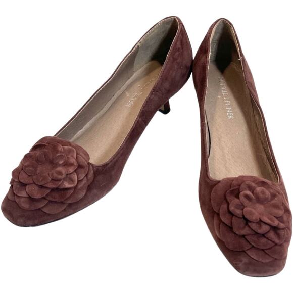Donald J. Pliner Wine Burgundy Suede Kitten Heel Flower Toe Pumps 7 New No Box - Picture 2 of 9